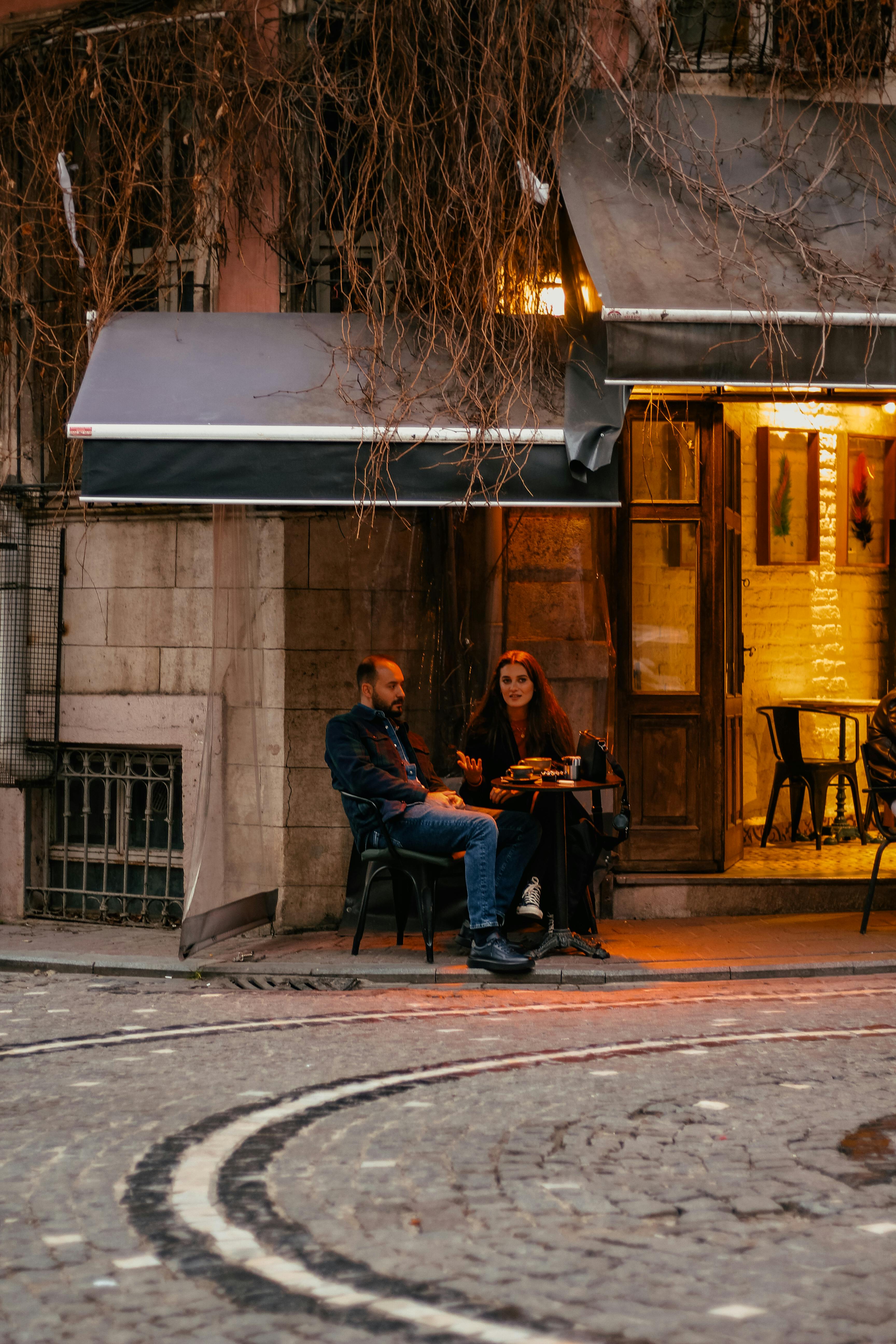 El silencio ensordecedor: afrontando la desatención en la pareja