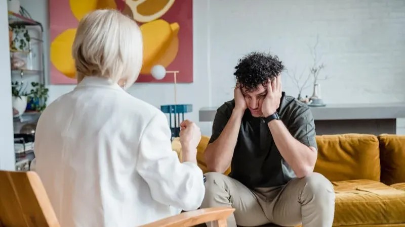 Intervenciones Efectivas en Suicidología: Un Enfoque Multidimensional