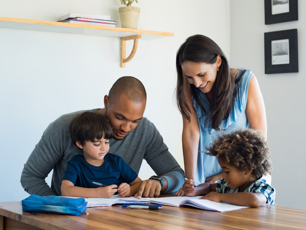 OS VALORES DAS FAMÍLIAS NA CRIAÇÃO DOS FILHOS