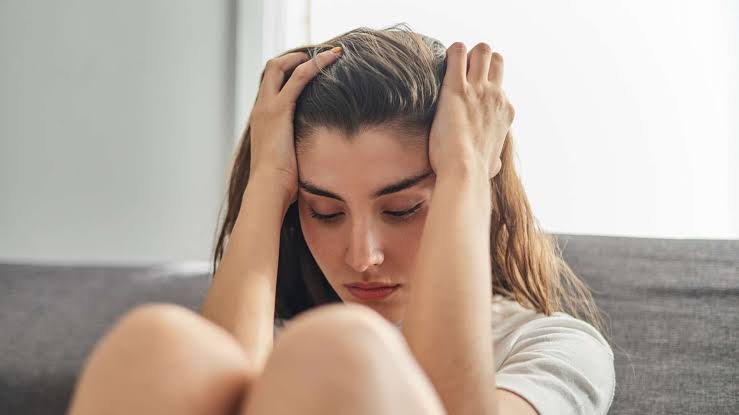¿Por qué nuestro cerebro no puede dejar de preocuparse? La ciencia detrás de la ansiedad cotidiana
